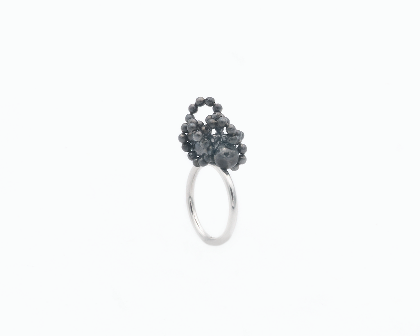 Ring "globolous", ruthenium blackened